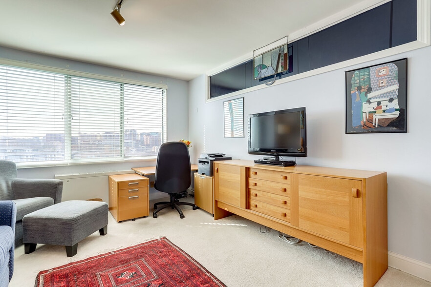 Building Photo - 1200 N Nash St