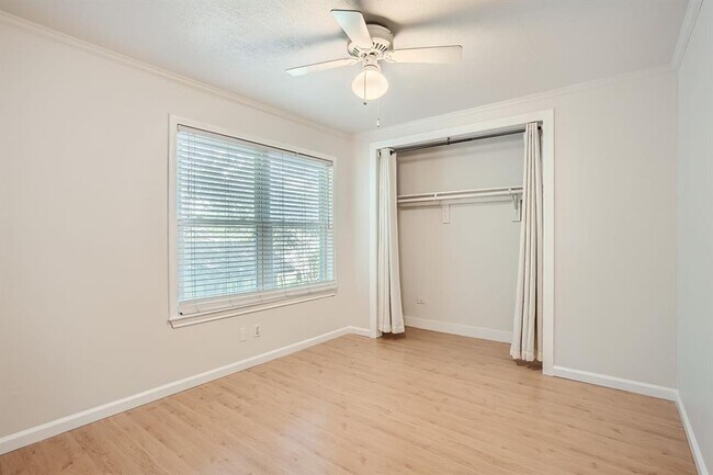 Building Photo - 1712 Hermitage Dr