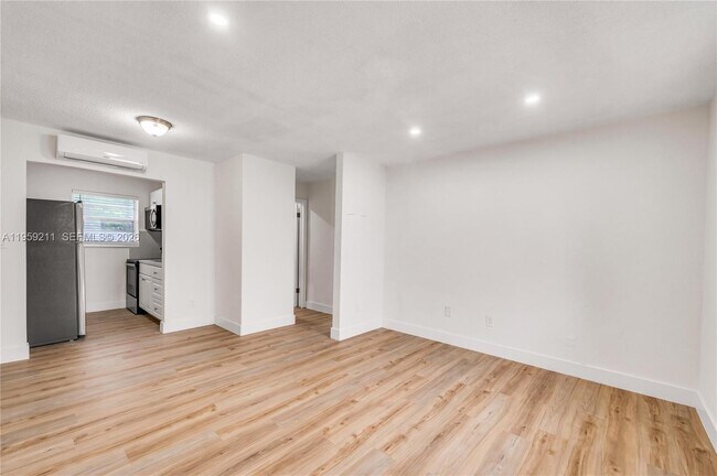 Building Photo - 668 NW 31st St