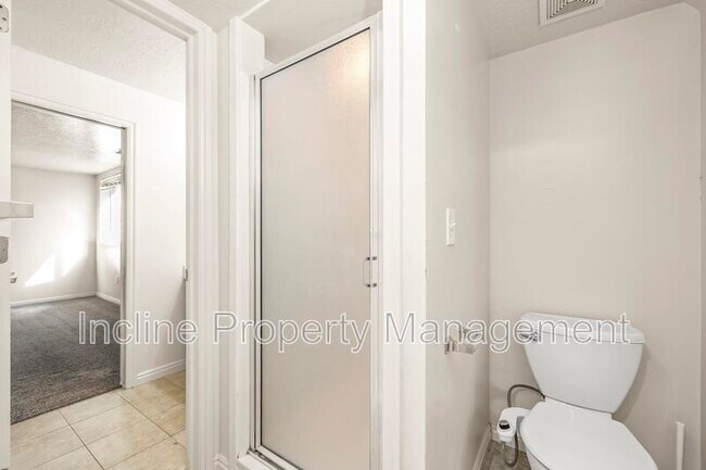 Building Photo - 627 E 500 S