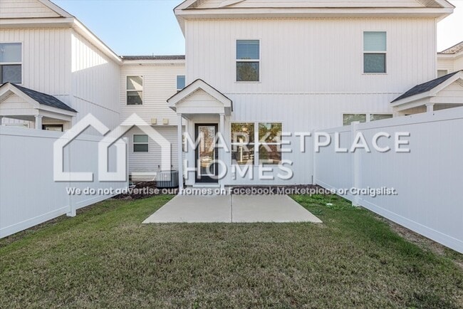 Building Photo - 2233 Perrins Ln