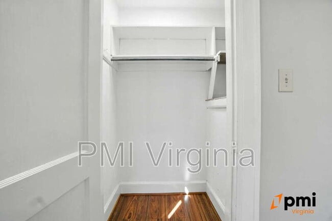 Building Photo - 121 Hanover Ave