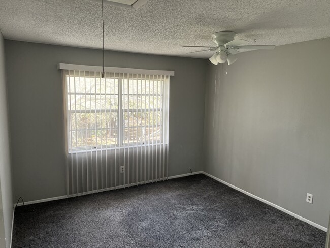 Building Photo - 7140 Waterside Dr