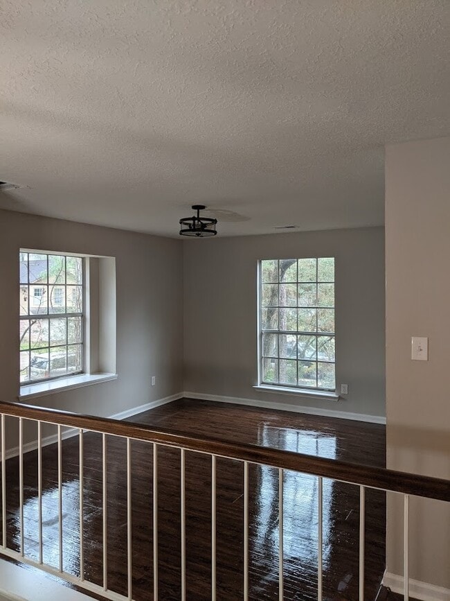Building Photo - 2 Meadow Star Ct