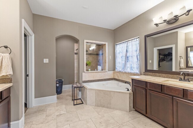 Building Photo - 6602 Bella Meda Ln