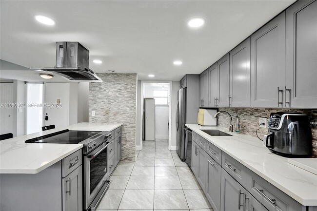 Building Photo - 9451 Live Oak Pl