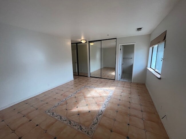 Building Photo - 4361 Poinsettia St