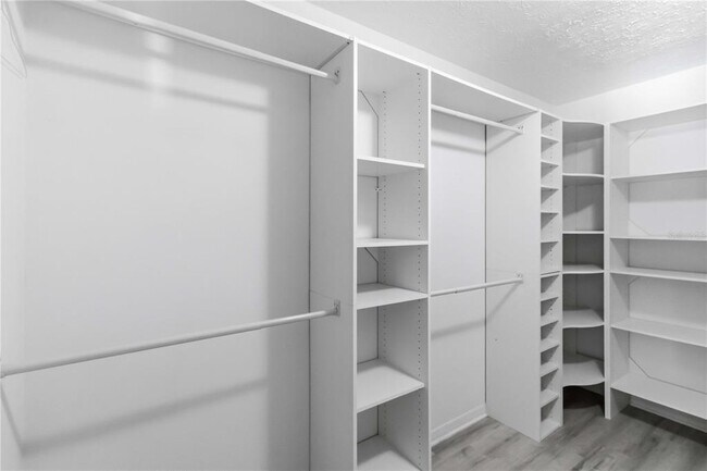 Building Photo - 2110 Laindale Pl