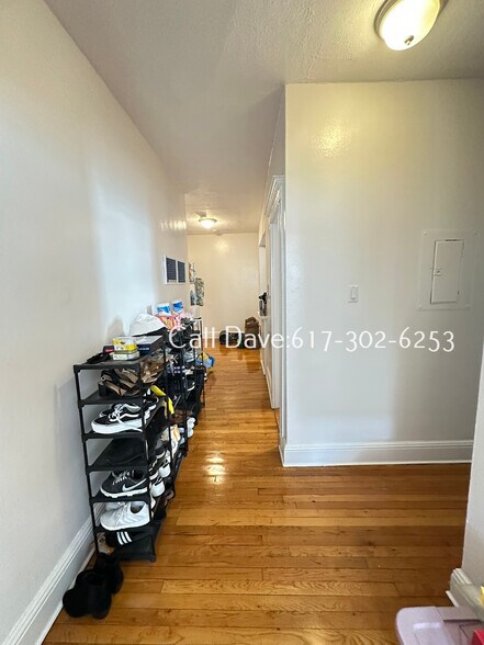 Building Photo - 7 Carol Ave