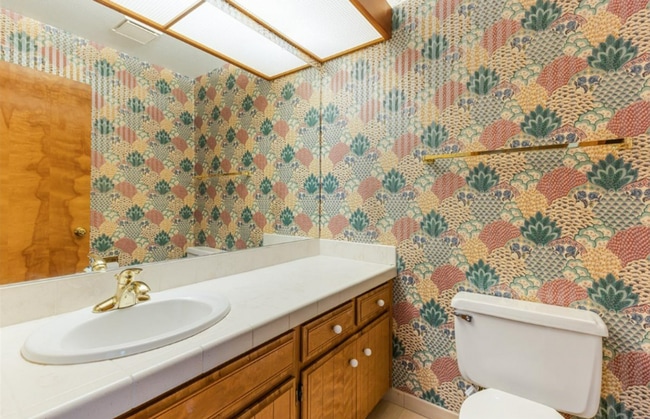 Building Photo - Prime Charbonneau Golf Community Location! 2 Bed, 2.5 Bath + Den, A/C, Washer/Dryer and Garage