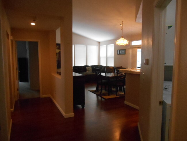 Building Photo - Furnished Two Bedroom Two Bathroom Caug...