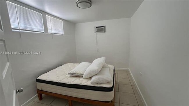 Building Photo - 113 NW 35th St