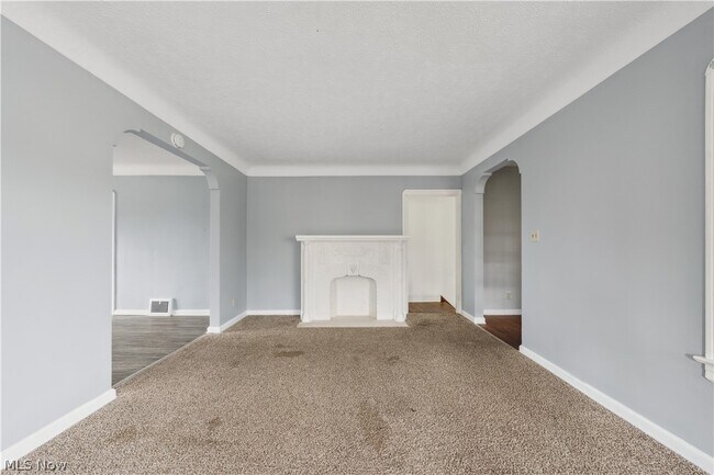 Building Photo - 3740 E 151st St