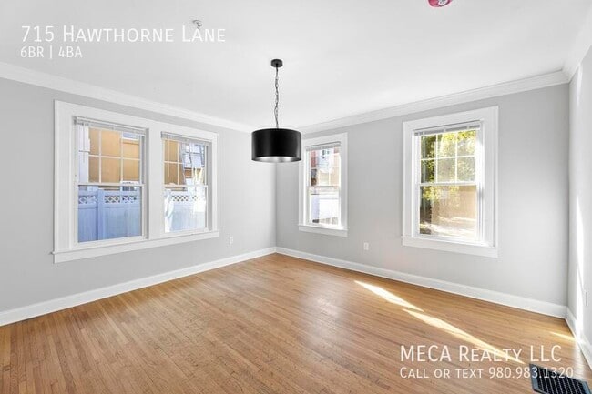 Building Photo - 715 Hawthorne Ln