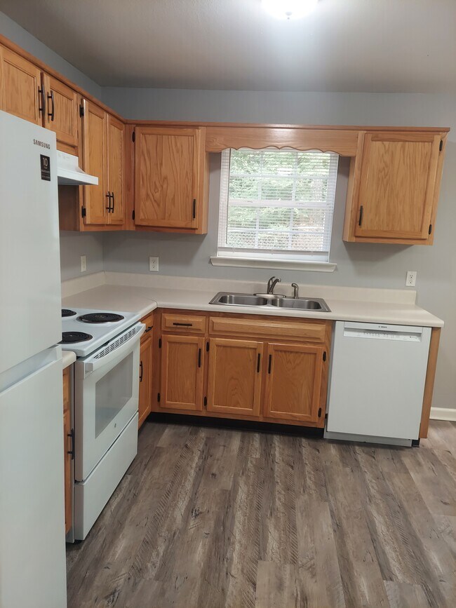 Kitchen - 1438 Vance Rd
