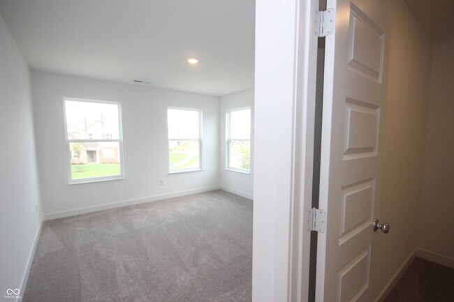 Building Photo - 7291 Standish Ln