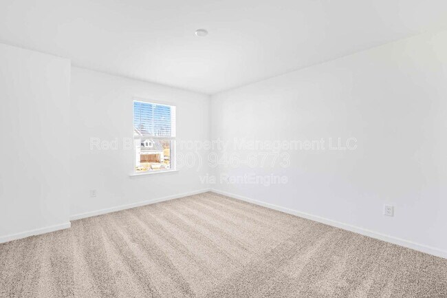 Building Photo - 2133 Riverbend Ave