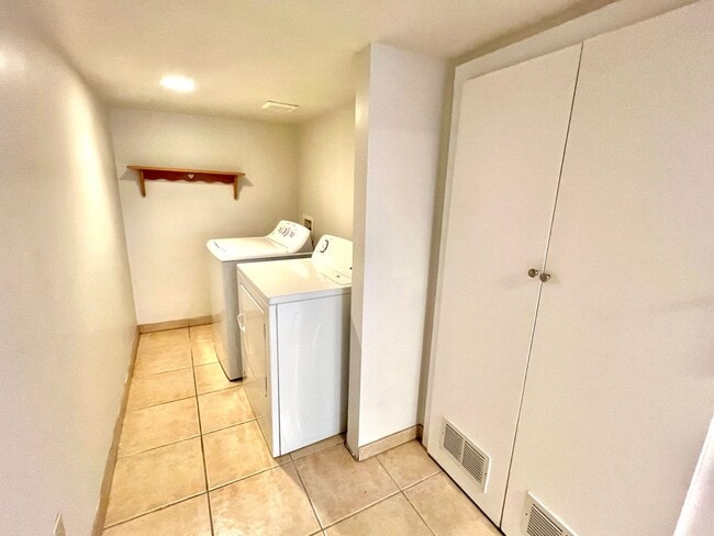 Building Photo - Reed Neighborhood Beautifully Renovated 3-...