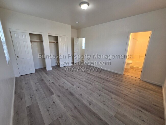 Building Photo - 3855 Louis Krohn Dr