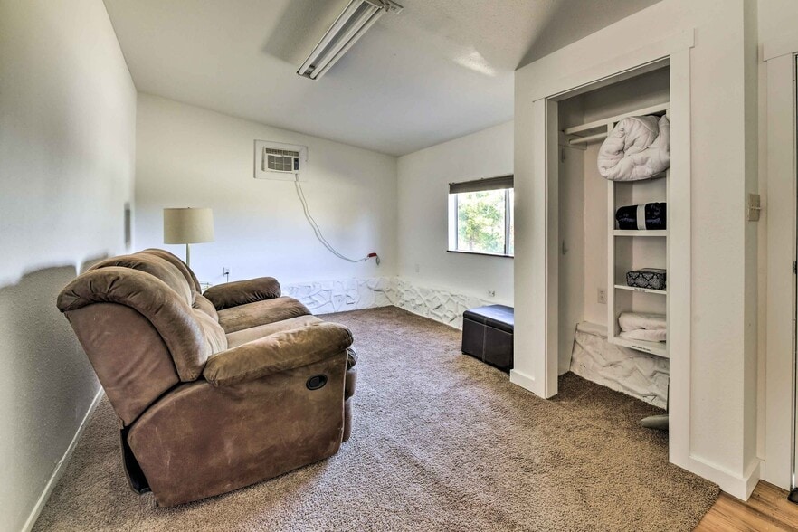 Building Photo - 53795 US-60