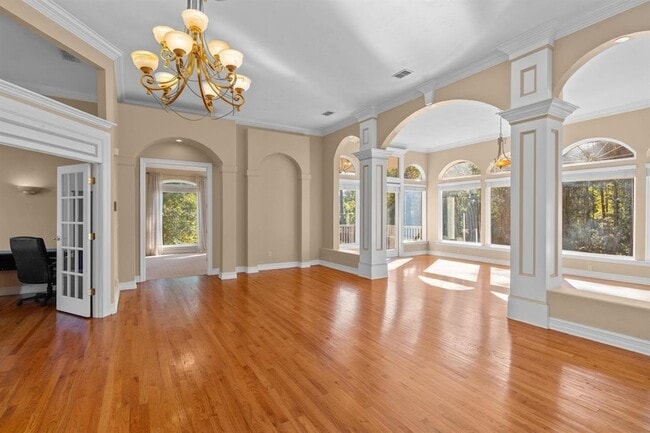 Building Photo - 8846 Glen Abby Dr