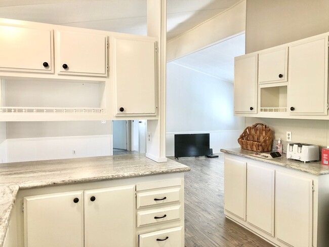 Building Photo - Awesome Updated Single Story in The Darling "Farm" Community of Wildomar, Close to Everything, bu...