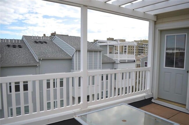 Building Photo - 2-44 Beach 77th St