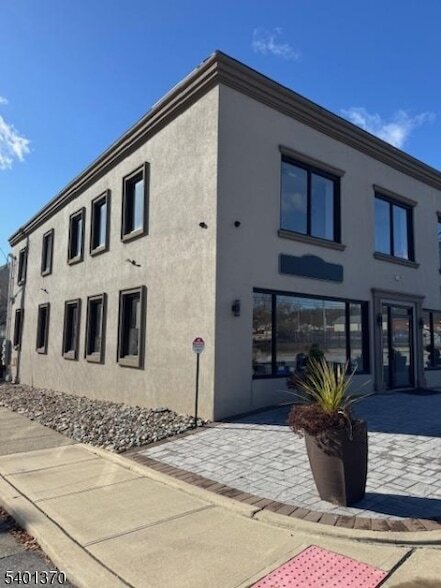 Building Photo - 248 US-46