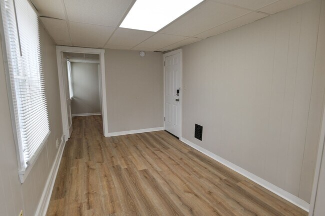 Building Photo - 226 W Simpson St