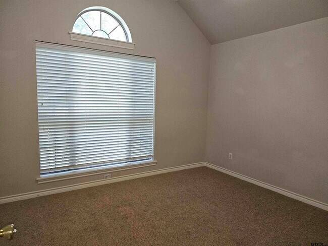Building Photo - 9382 Gaelic Hills Dr