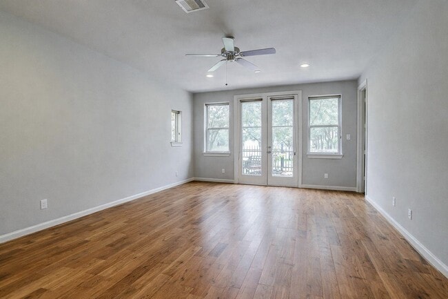 Building Photo - 10912 Wrenwood Park
