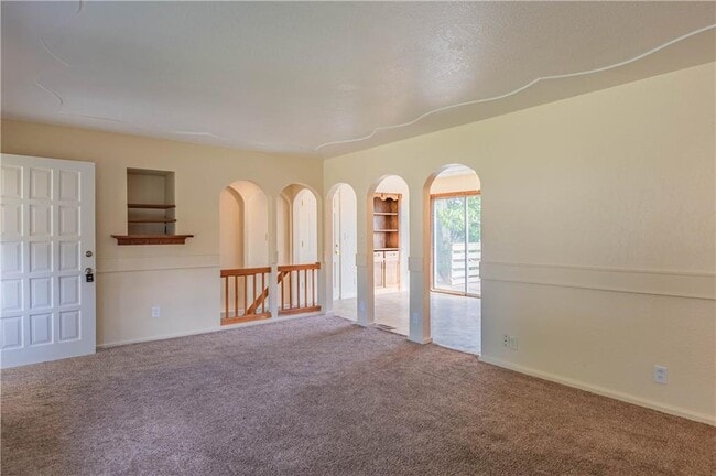Building Photo - 40 Glenview Dr