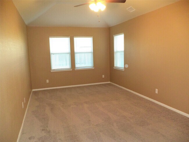 Building Photo - 18669 Blue Spruce Ln