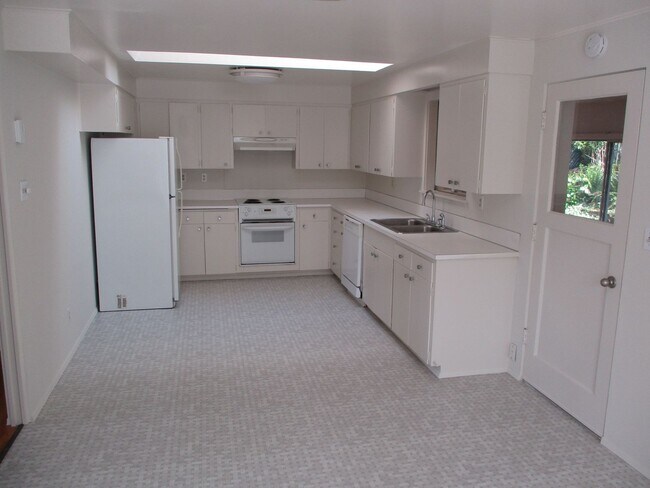 Building Photo - 3 Bedroom Rambler in Downtown Gig Harbor