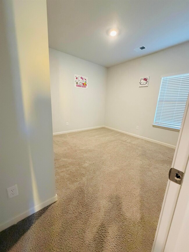 Building Photo - 50 Arrowwood Trl