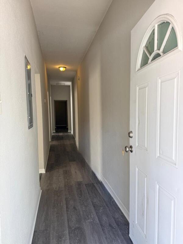 Building Photo - 1128 Van Buren St