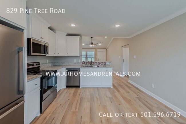 Building Photo - 829 Pine Tree Rd