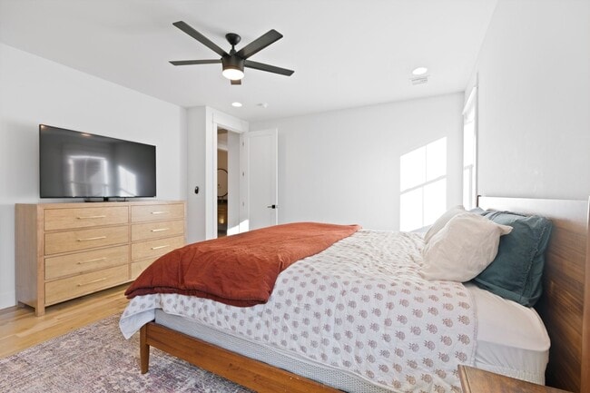 Building Photo - Luxury Rental in the Heart of the Rose District