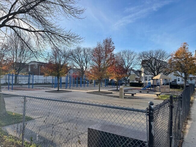 Building Photo - 12 Woodland St