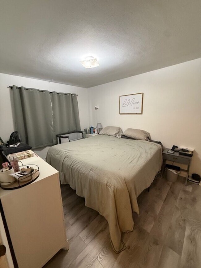 Building Photo - 2 bed 1 bath in great location