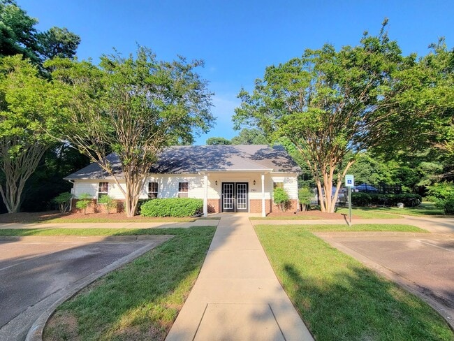 Building Photo - 2611 Ivory Run Way