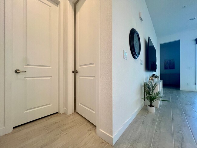 Building Photo - Immaculate 3 Bedroom Furnished Smart Home in Lake Las Vegas – A Tranquil Desert Oasis