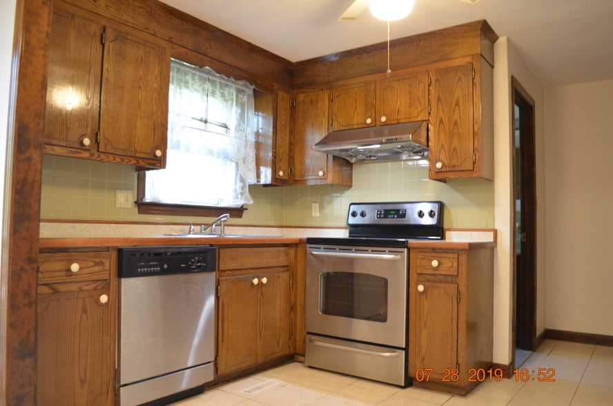 Kitchen 3 - 61 Drummer Rd