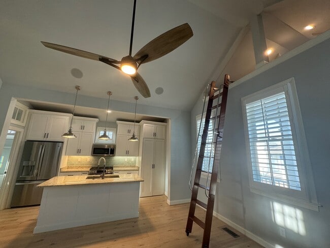 Building Photo - 9517 23rd Bay St