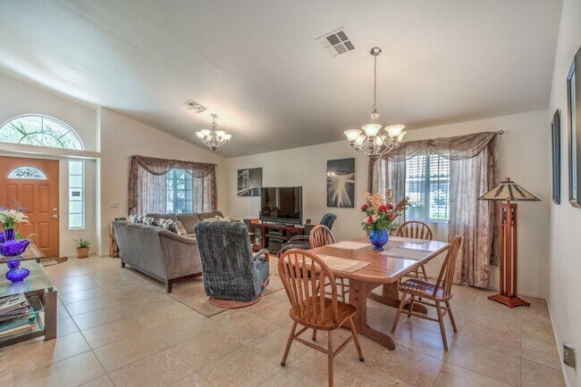 Building Photo - 2733 Bensonhurst Ln