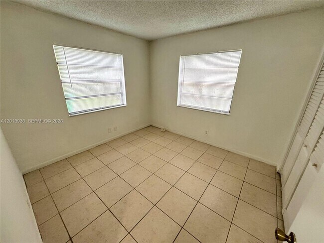 Building Photo - 3500 NW 116th Terrace