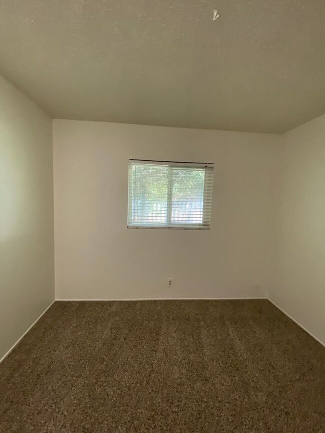 Building Photo - Updated Single Story Home Located in Orcut...