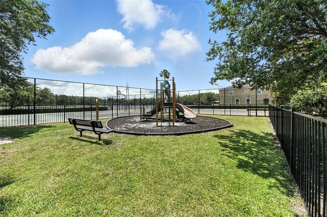 Building Photo - 10608 Savannah Plantation Ct