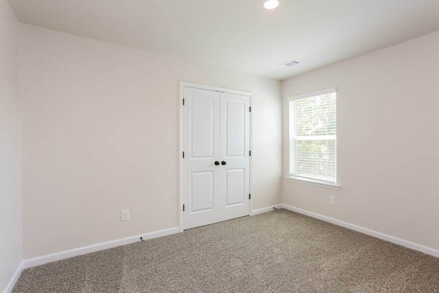Building Photo - 165 Egret Ct