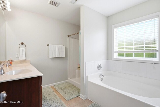 Building Photo - 553 Montego Ct